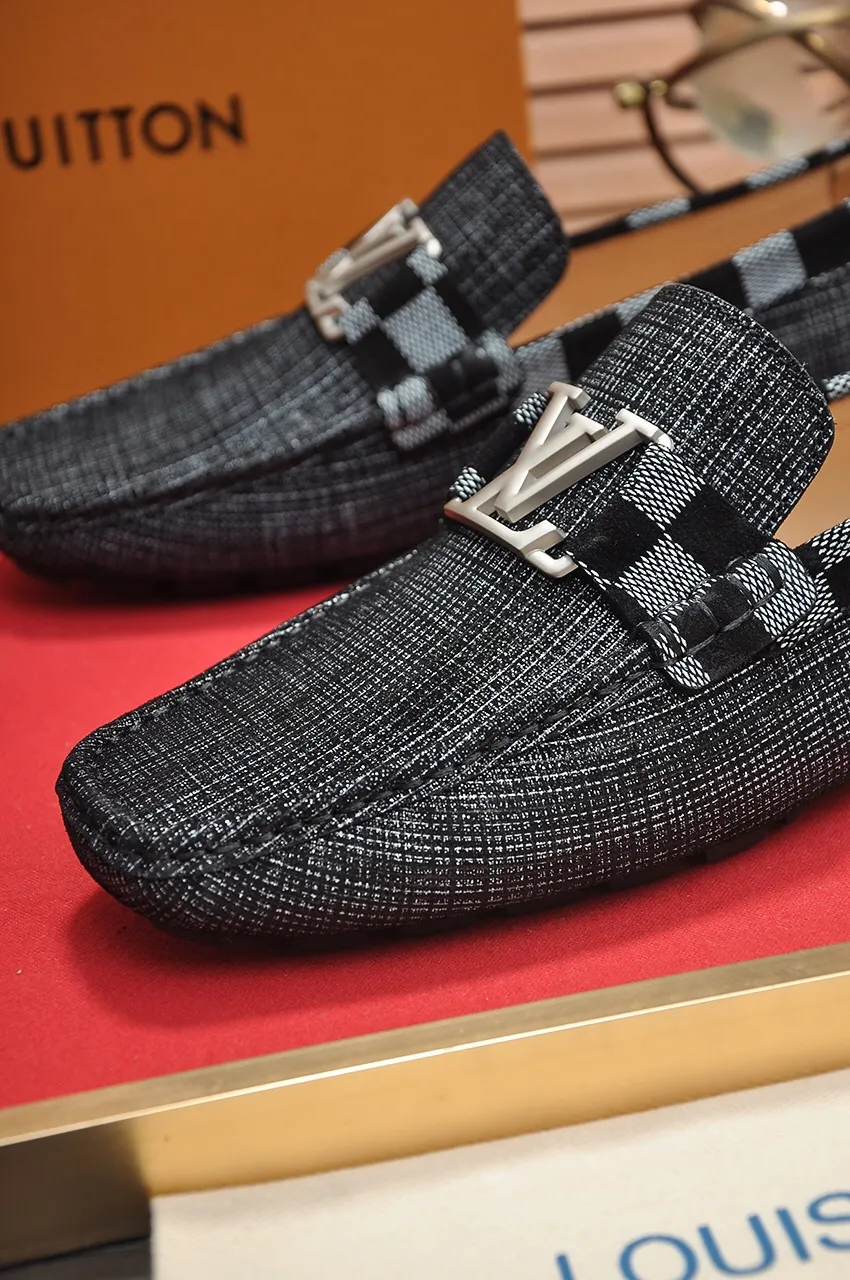 Men's men's shoes 💰420💶 [LV Doudou shoes] (water-dyed cowhide lining) new model is on the market, available on the official website. The new Doudou shoes are processed into single-color materials, and the uppers are made of imported horsehide leather. The body of the shoe is fully hemmed with mark thread, and is lined with imported original cowhide leather. The elegant shoe shape is super suitable for all-matching, and the size is 38-44.